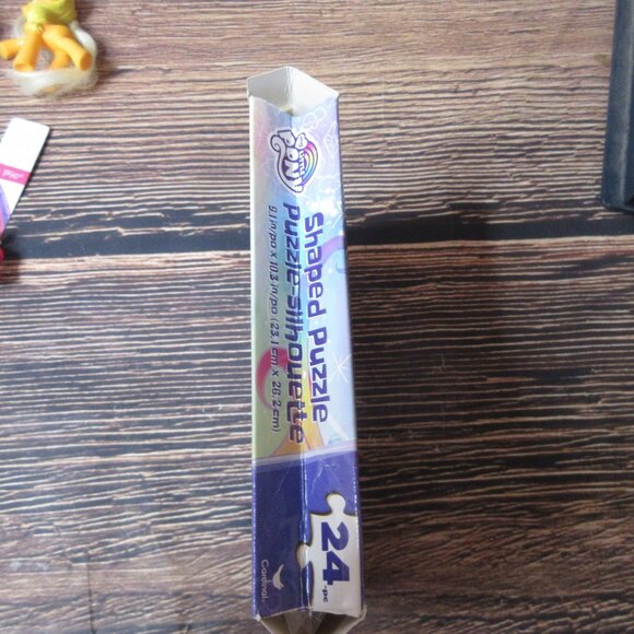 Lot of My Little Pony Figures & Puzzle in Collector's Tin Box - Picture 3 of 8